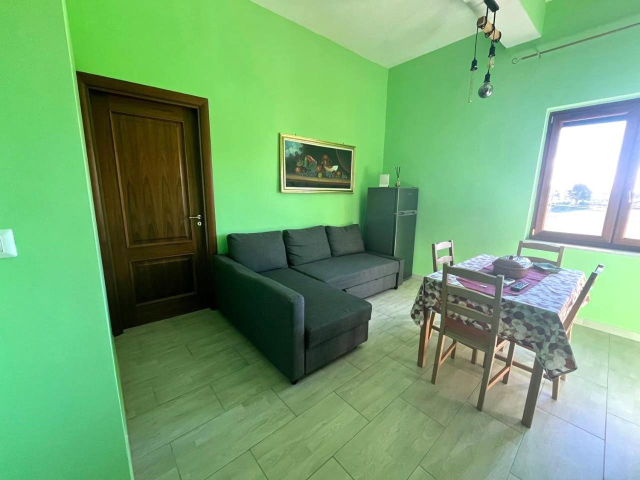 Holiday-Caroline Apartment بومبيي المظهر الخارجي الصورة
