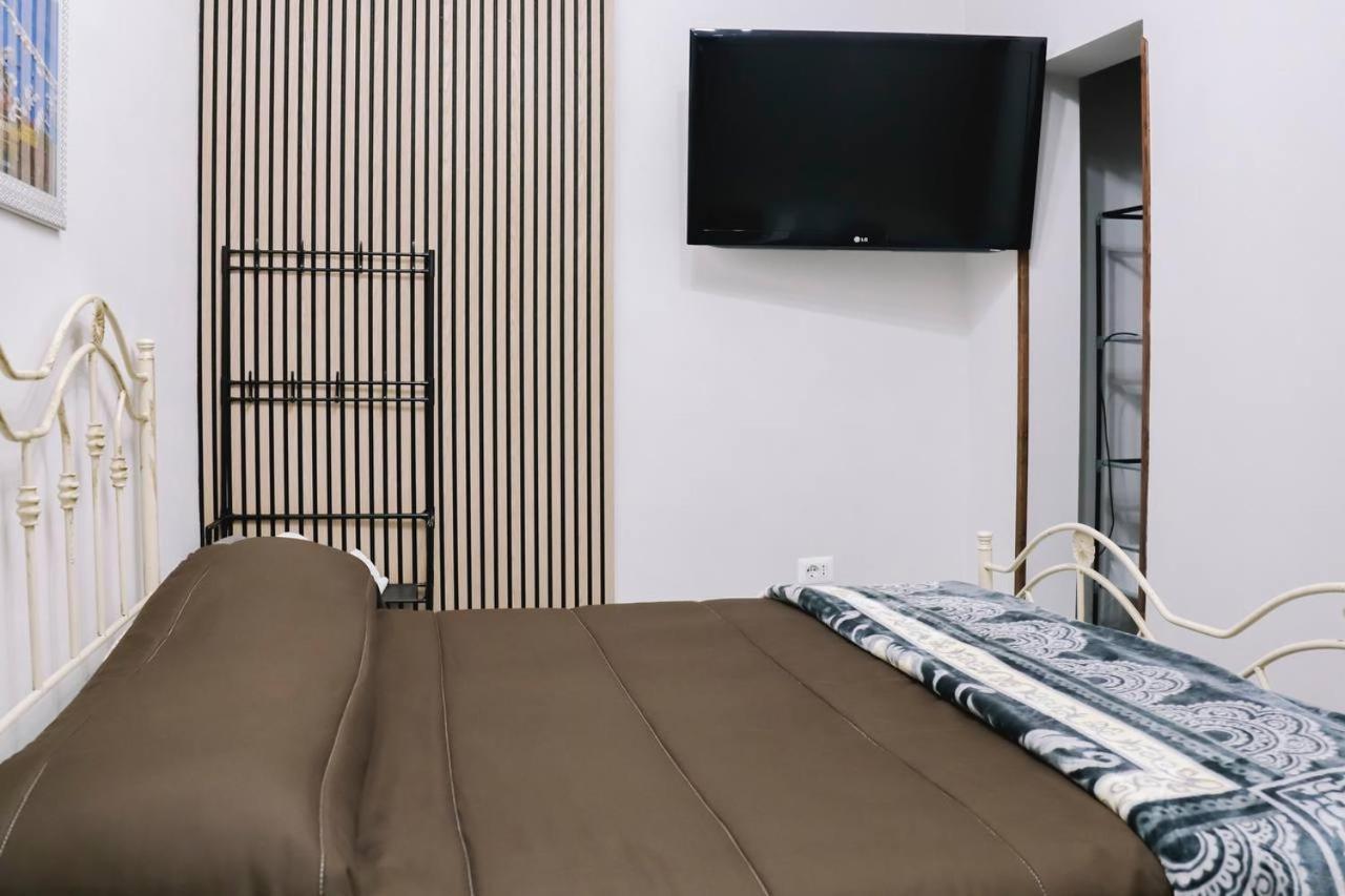 Holiday-Caroline Apartment بومبيي المظهر الخارجي الصورة