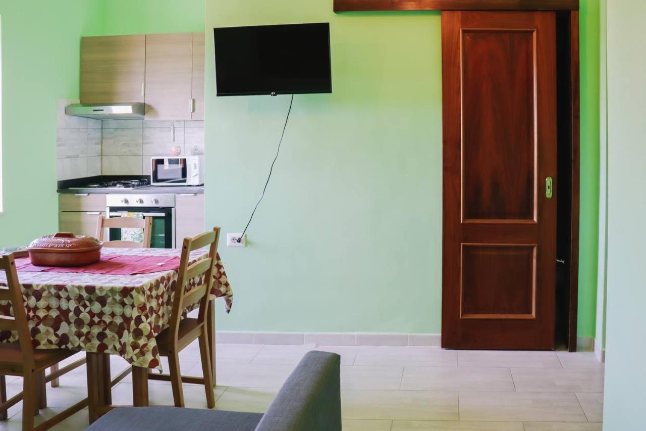 Holiday-Caroline Apartment بومبيي المظهر الخارجي الصورة