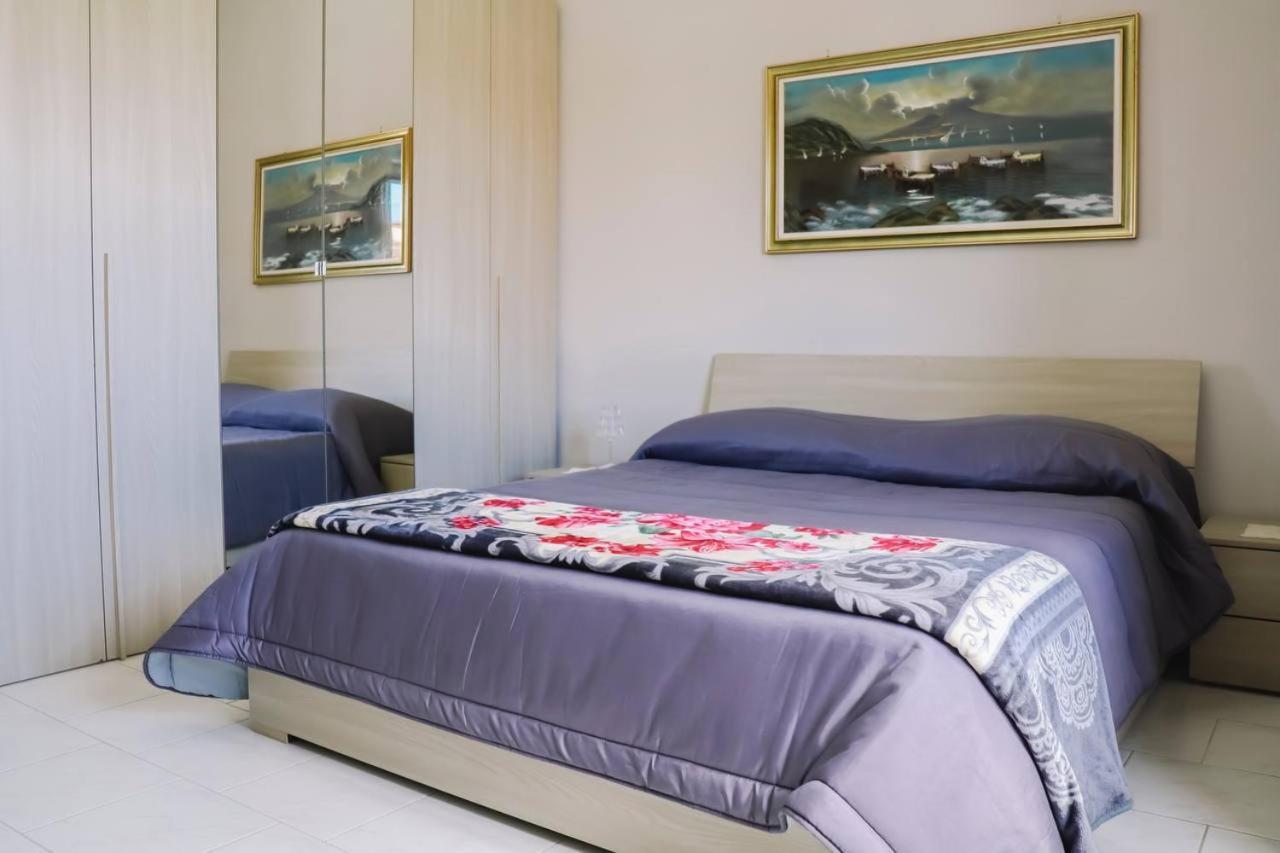 Holiday-Caroline Apartment بومبيي المظهر الخارجي الصورة