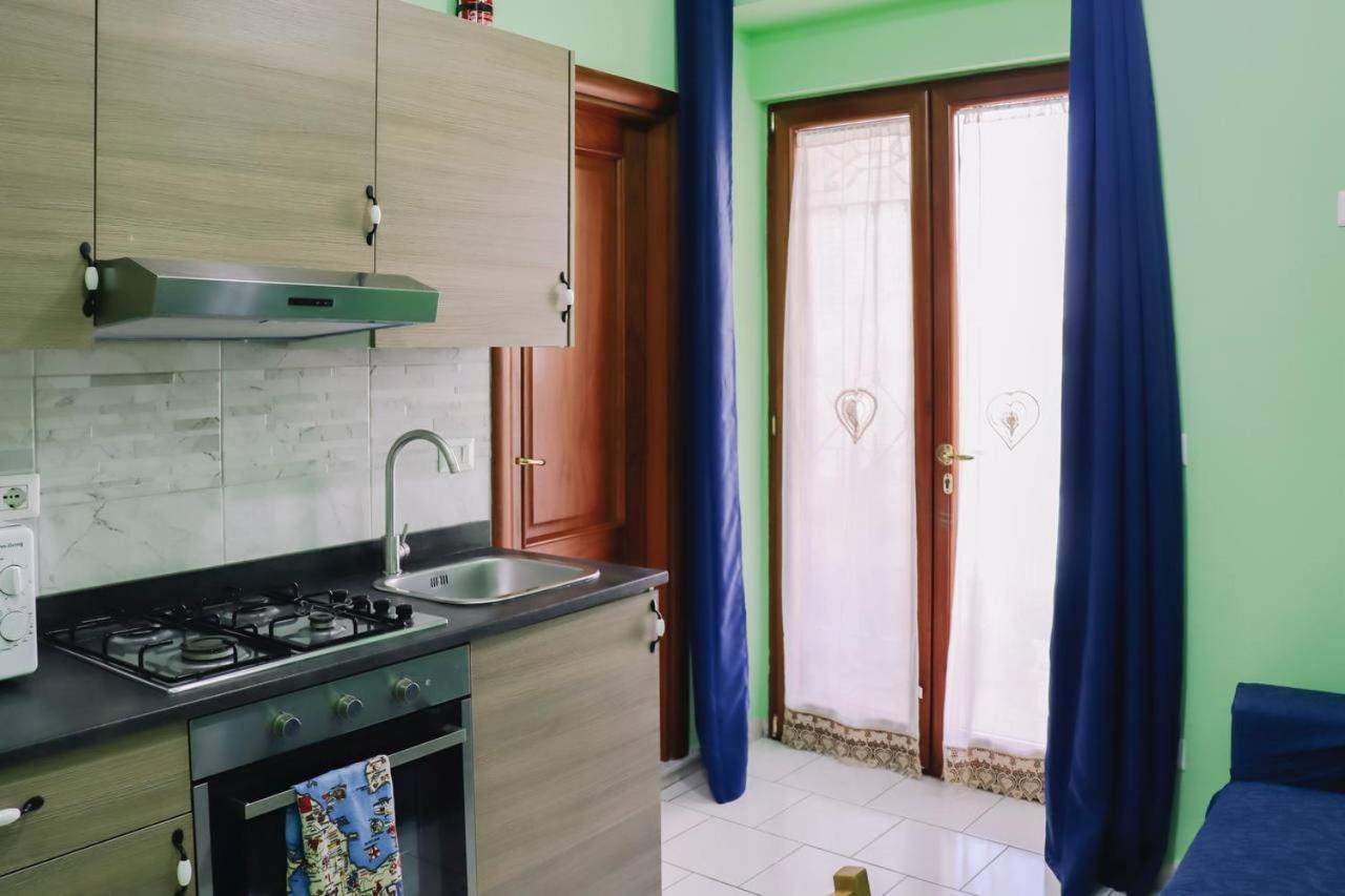 Holiday-Caroline Apartment بومبيي المظهر الخارجي الصورة