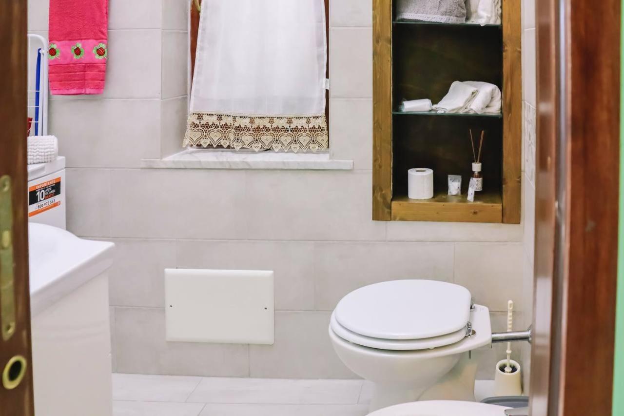 Holiday-Caroline Apartment بومبيي المظهر الخارجي الصورة