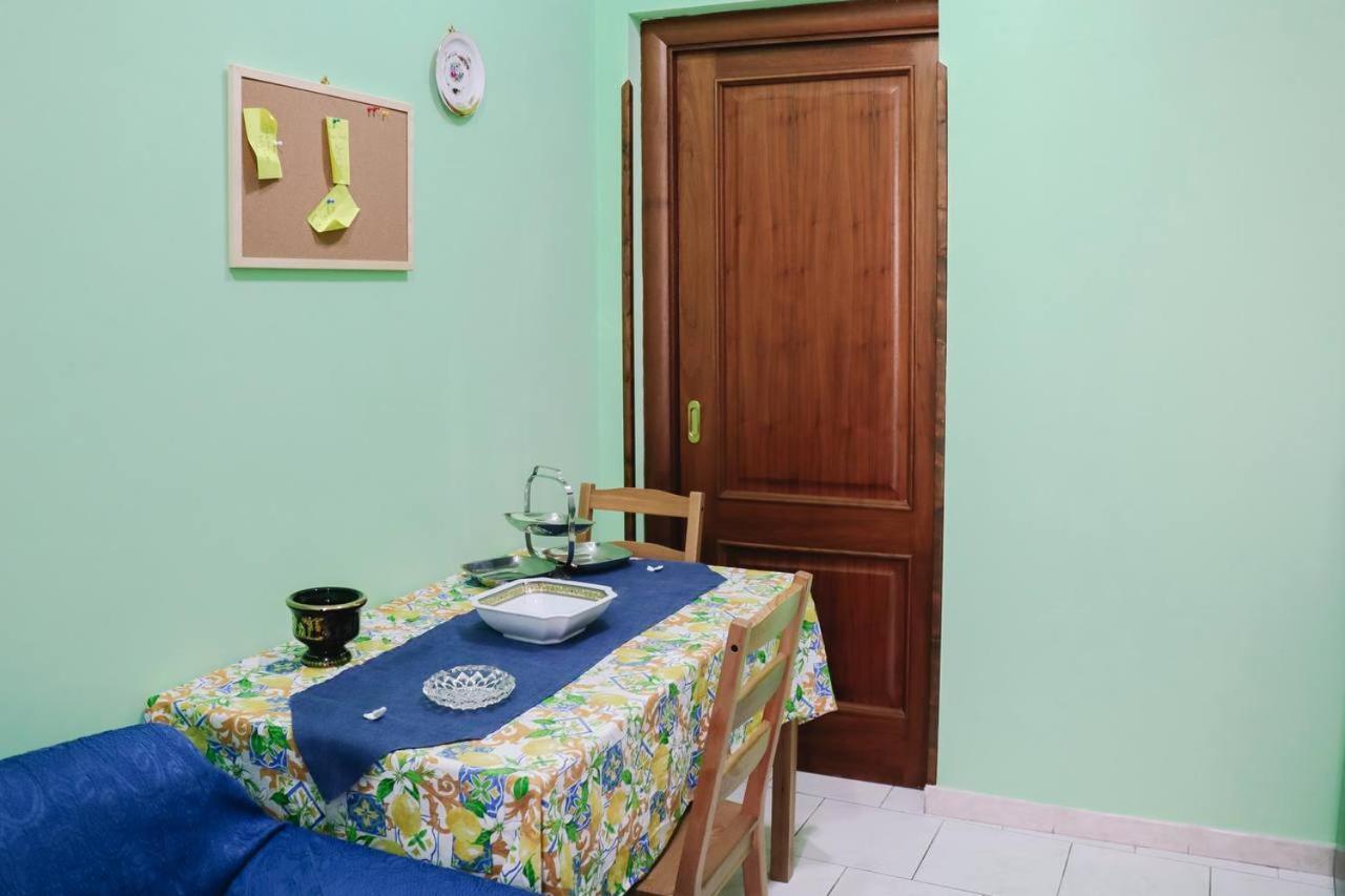 Holiday-Caroline Apartment بومبيي المظهر الخارجي الصورة