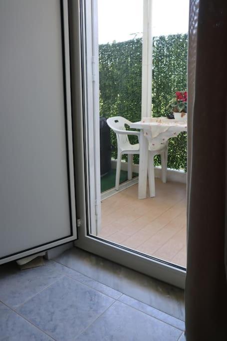 Holiday-Caroline Apartment بومبيي المظهر الخارجي الصورة