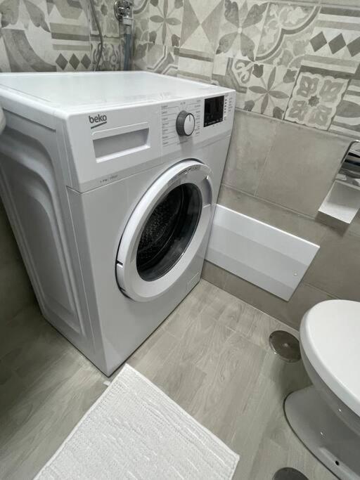 Holiday-Caroline Apartment بومبيي المظهر الخارجي الصورة