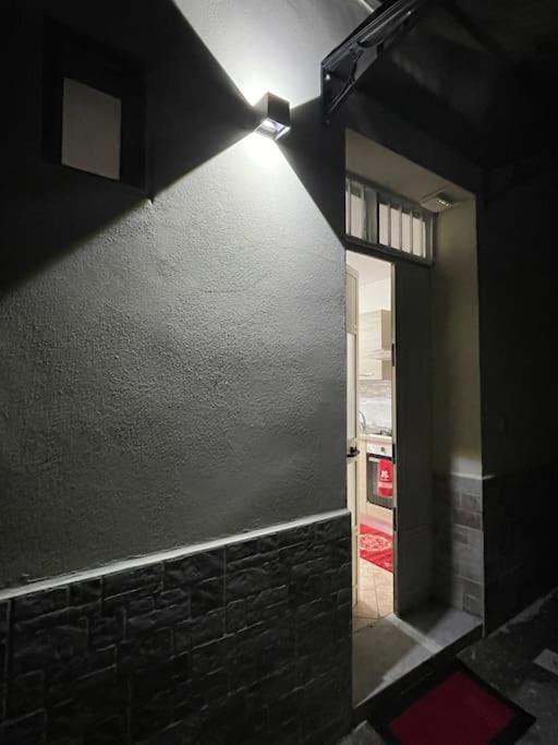 Holiday-Caroline Apartment بومبيي المظهر الخارجي الصورة