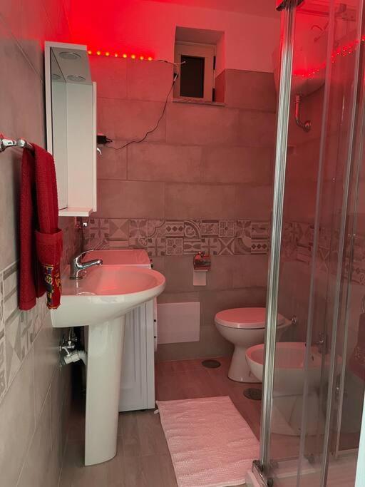 Holiday-Caroline Apartment بومبيي المظهر الخارجي الصورة