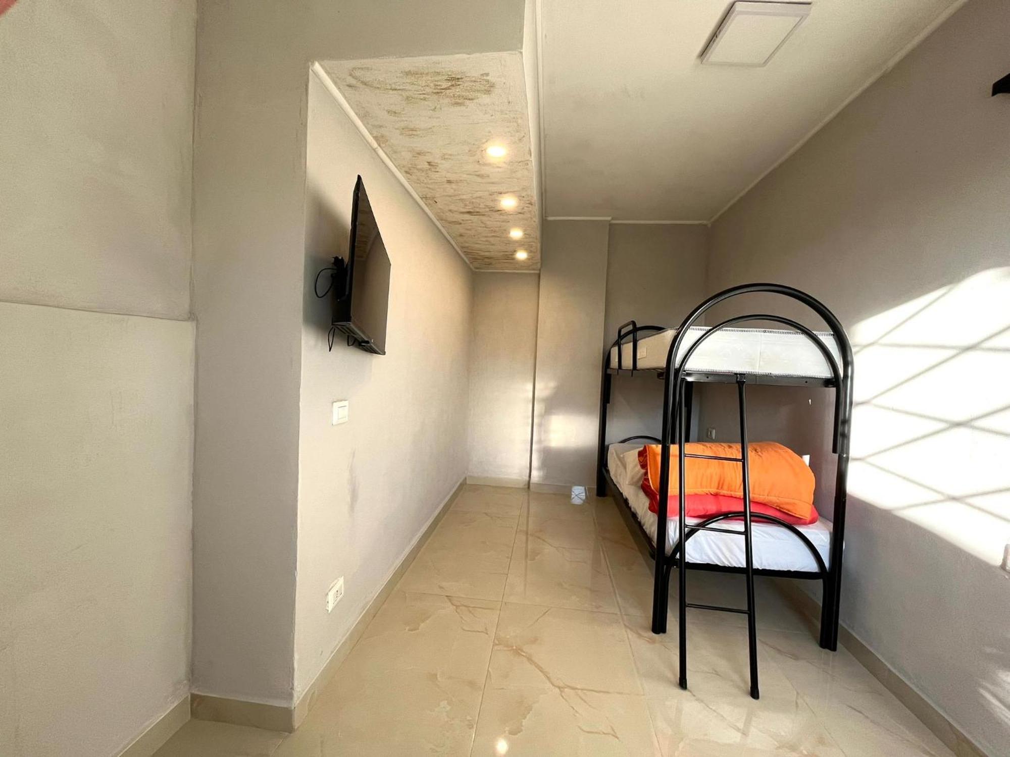Holiday-Caroline Apartment بومبيي المظهر الخارجي الصورة