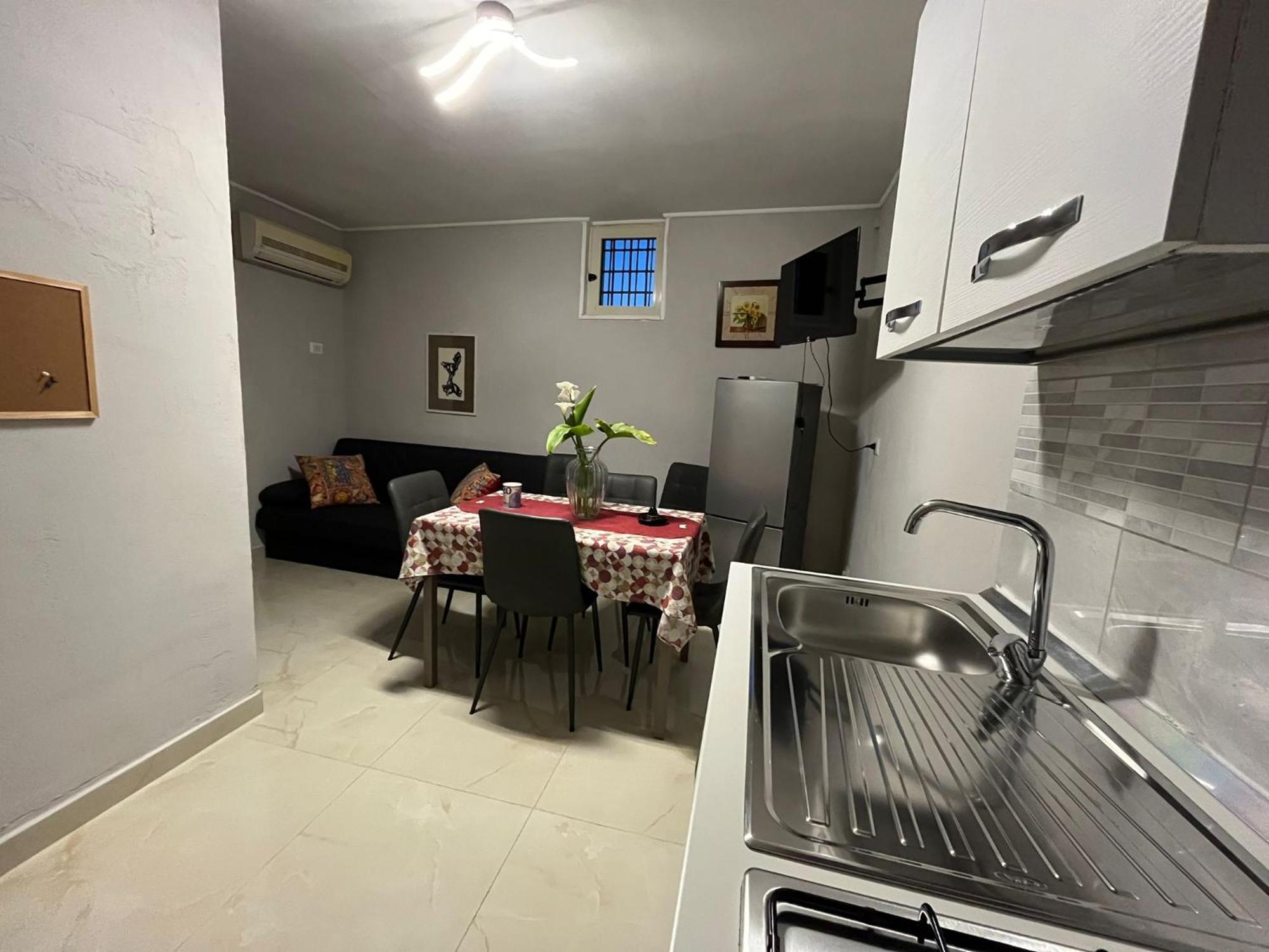 Holiday-Caroline Apartment بومبيي المظهر الخارجي الصورة