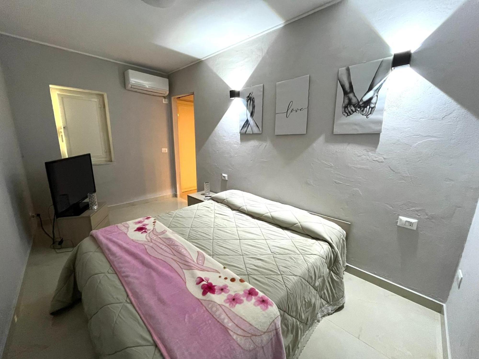 Holiday-Caroline Apartment بومبيي المظهر الخارجي الصورة